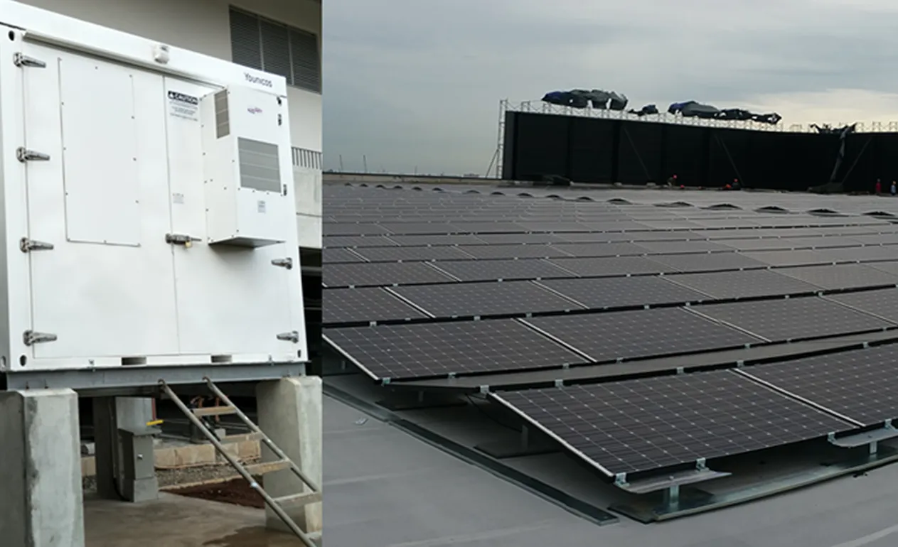 コンテナ型蓄電システムと、モール屋上の太陽光パネル
